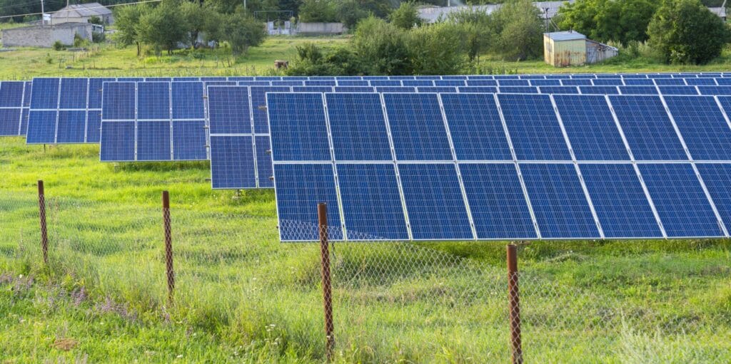 landscape picture of a-solar plant