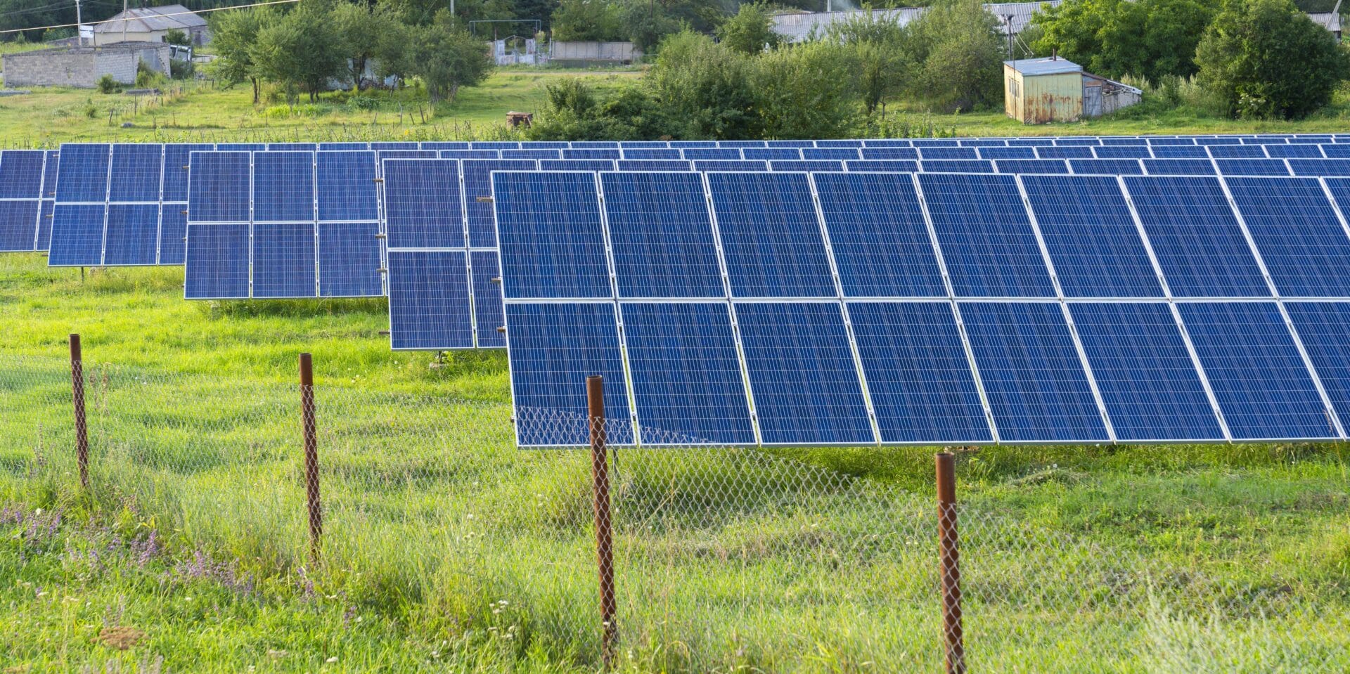 landscape picture of a-solar plant